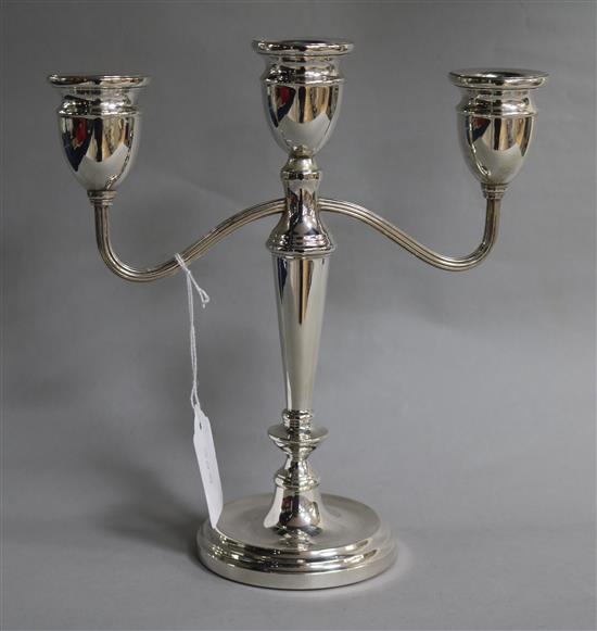 A modern silver three light two branch candelabrum, by P H Vogel & Co, Birmingham, 1978, 23.9cm.